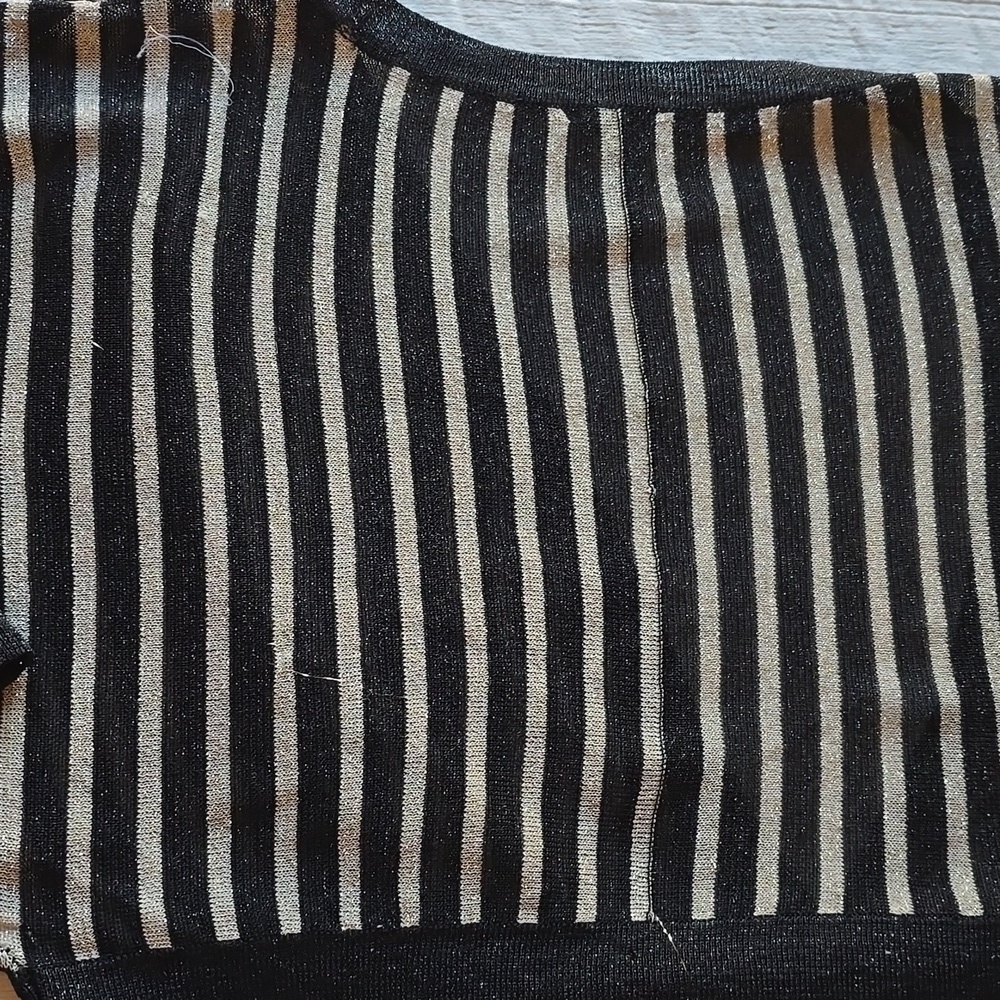 Shelley M Metallic Stripe Crop Wrap Top Size S - Picture 8 of 16